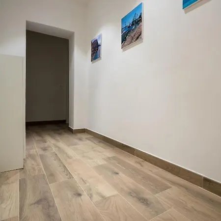 All'imbarco - Mytouristhome La Spezia